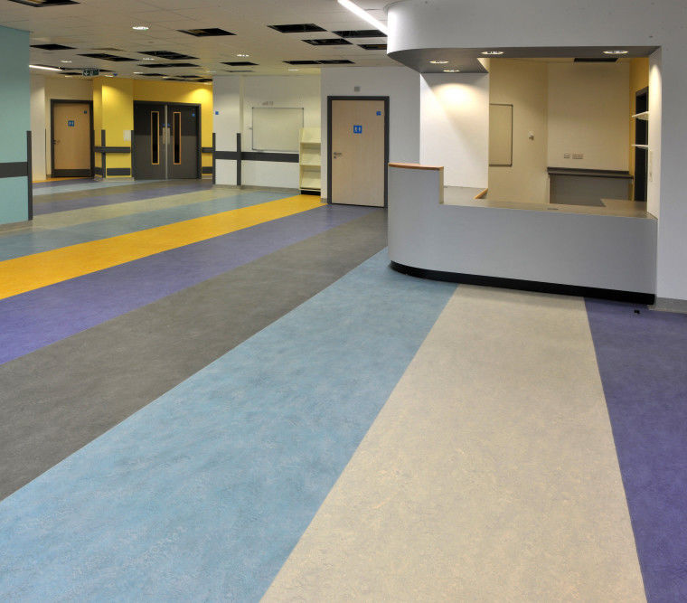 Airport Sheet Linoleum Flooring Linseed Oil / Rosin Coated Grey Lino Flooring